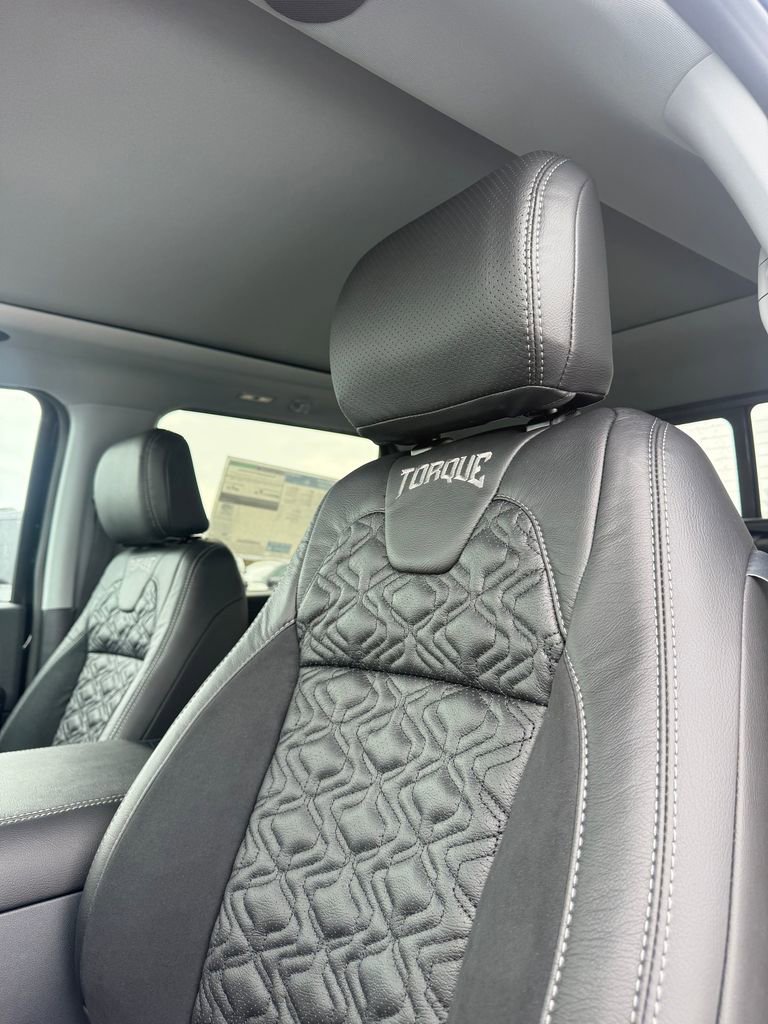 New 2026 Ford F250 Lariat w/ Black Appearance Package image 17