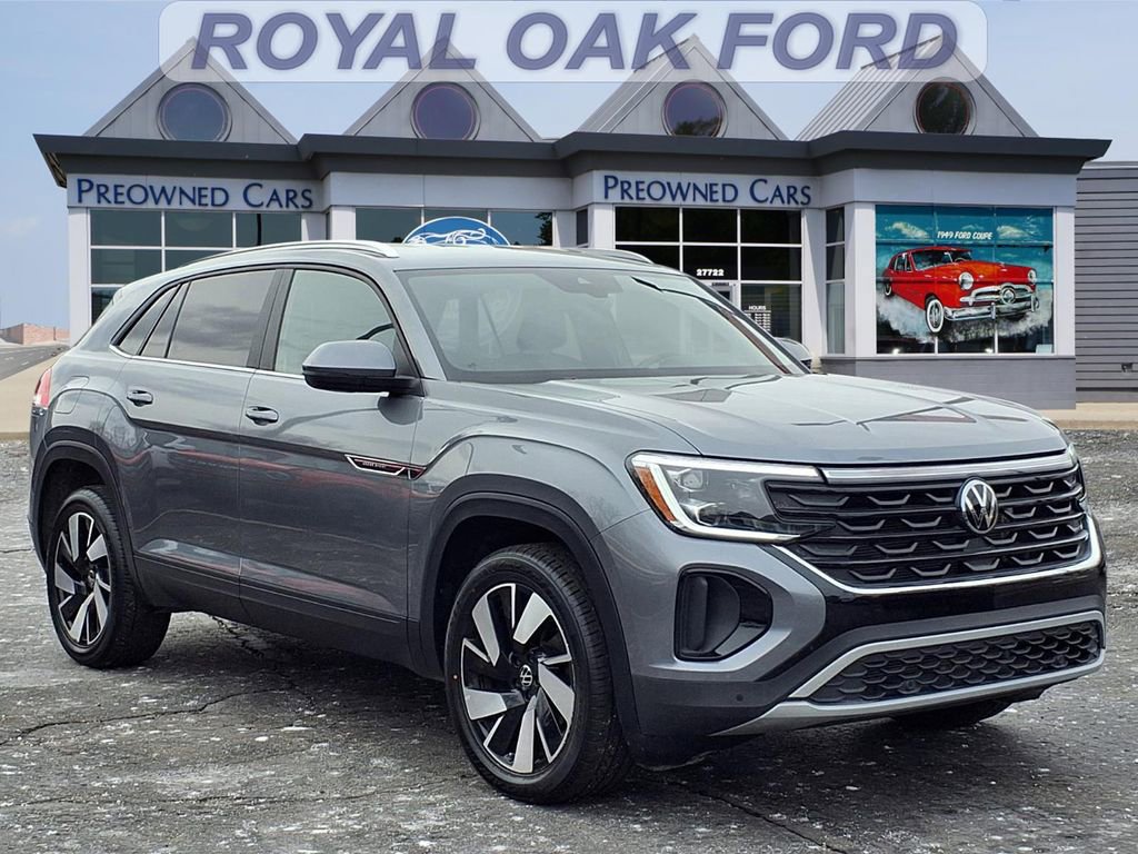 Used 2025 Volkswagen Atlas Cross Sport SE image 1