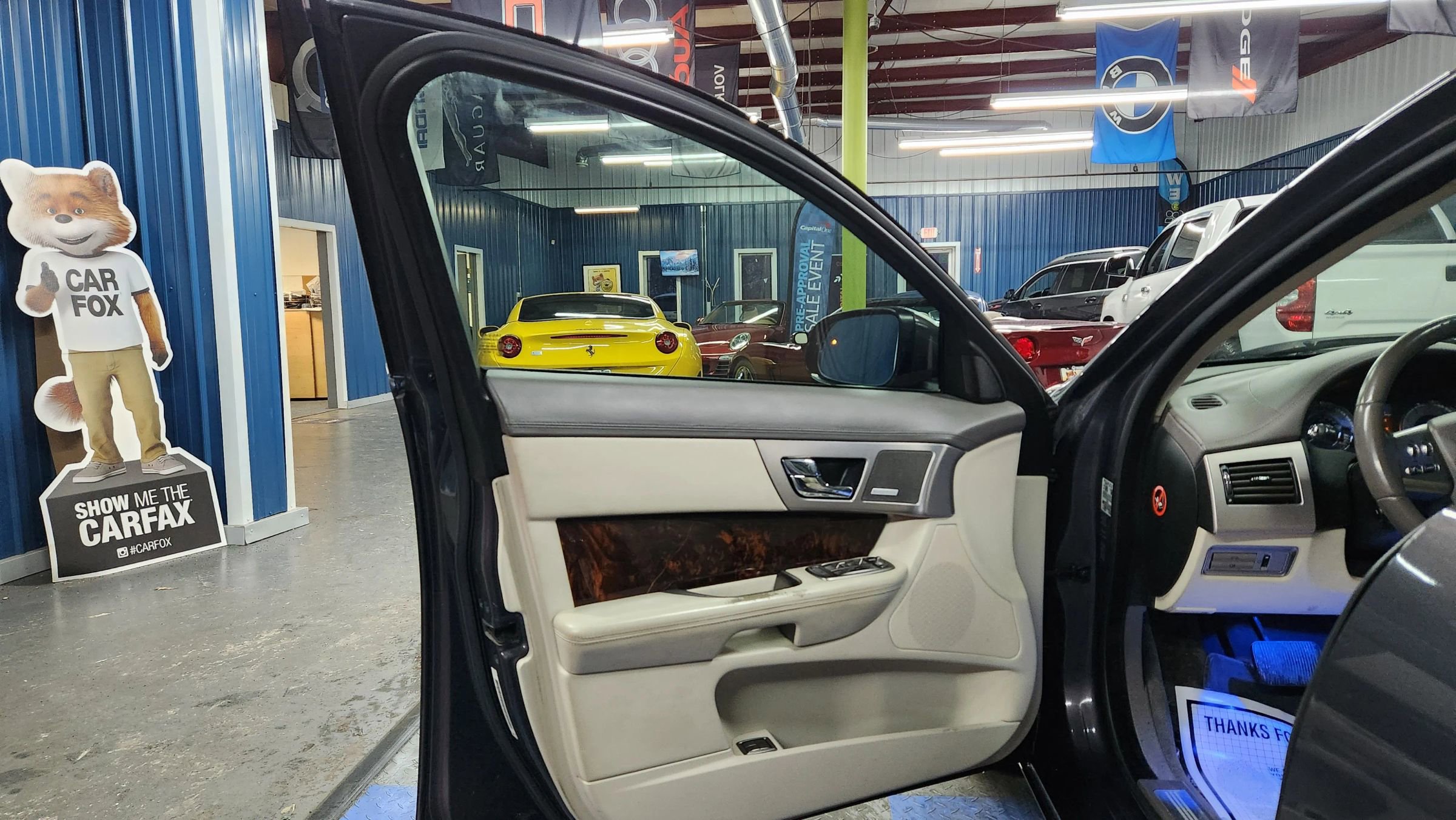 Used 2011 Jaguar XF Portfolio image 8