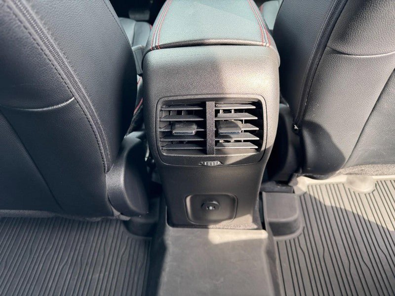 Used 2025 Ford Escape ST-Line Elite w/ Premium Technology Package AWD/4WD image 16