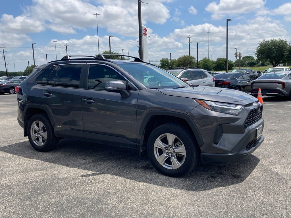 Used 2024 Toyota RAV4 XLE AWD/4WD image 2