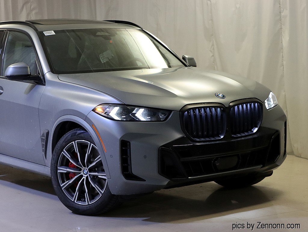 Used 2026 BMW X5 xDrive50e w/ M Sport Package image 2