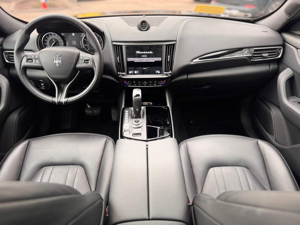 Used 2023 Maserati Levante GT AWD/4WD image 12