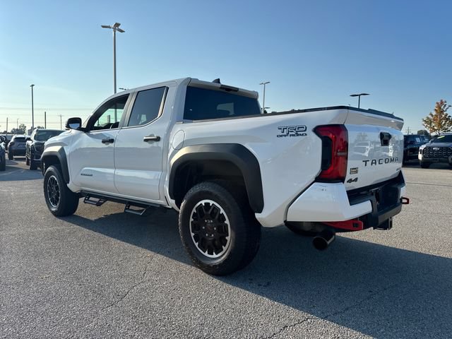 Used 2025 Toyota Tacoma TRD Off-Road AWD/4WD image 4