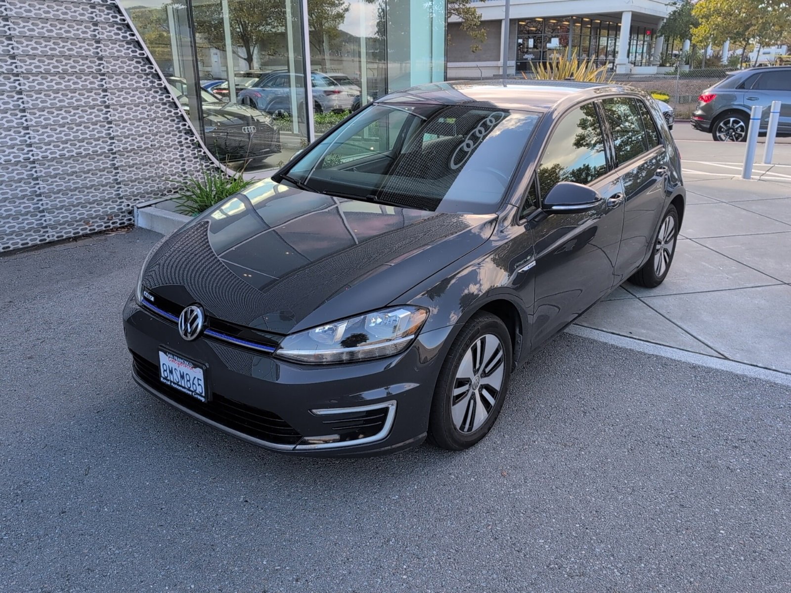 Used 2019 Volkswagen e-Golf SE w/ Driver Assistance Package