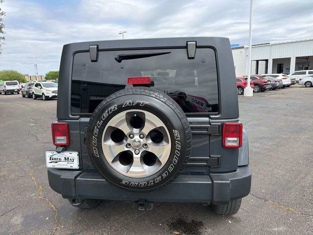 Used 2018 Jeep Wrangler Unlimited Sahara w/ Max Tow Package video 2