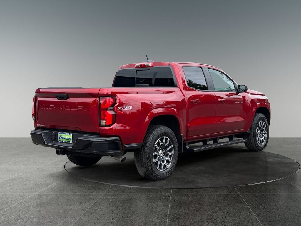 Used 2025 Chevrolet Colorado Z71 w/ Technology Package AWD/4WD image 9