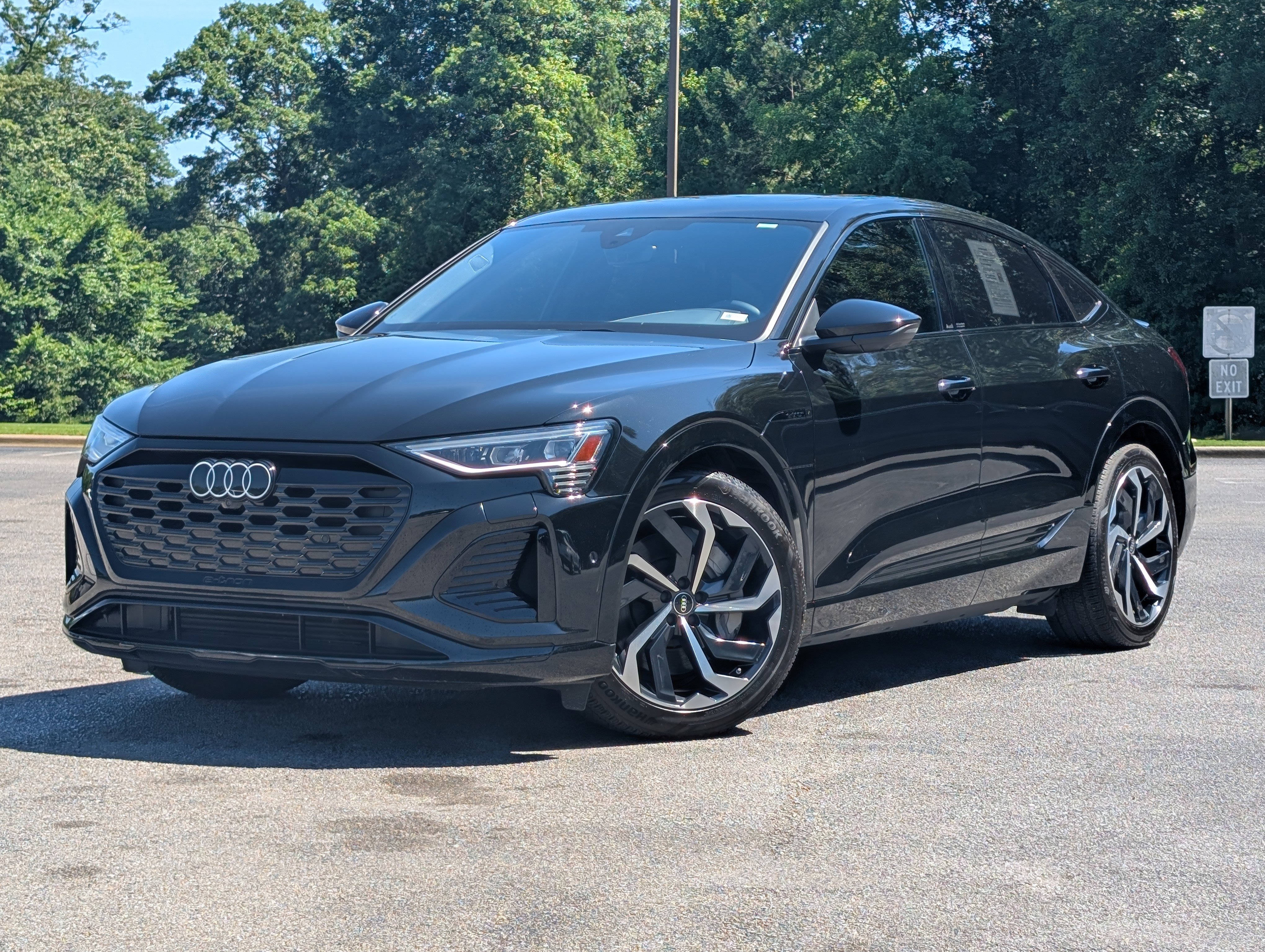 Used 2024 Audi Q8 e-tron Premium Plus w/ Premium Plus Package AWD/4WD image 4