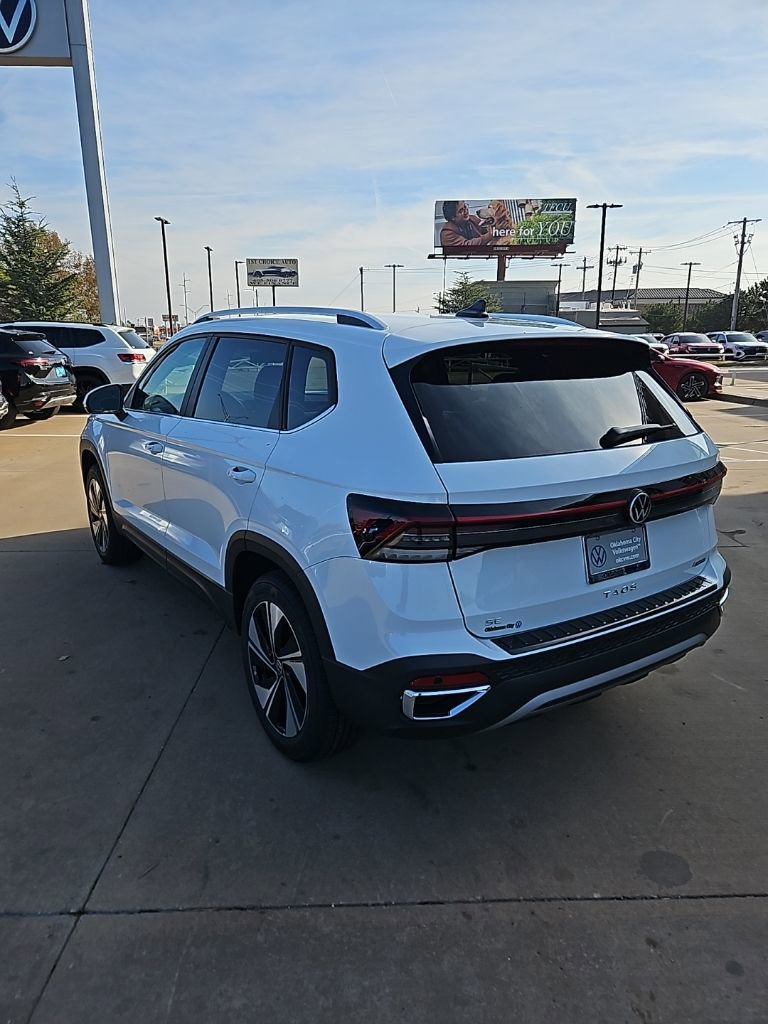 New 2026 Volkswagen Taos SE image 7
