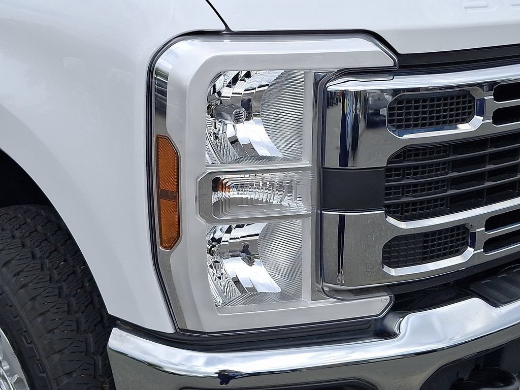 Used 2024 Ford F250 XLT AWD/4WD image 9