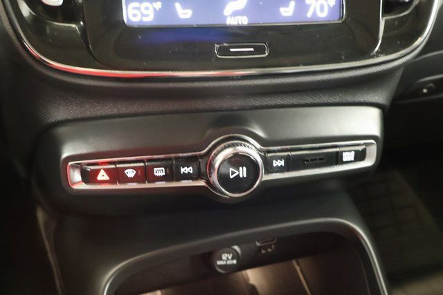 Used 2020 Volvo XC40 T5 Momentum w/ Protection Package image 20