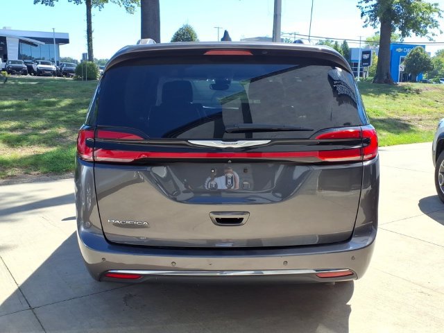 Used 2022 Chrysler Pacifica Touring-L FWD image 6