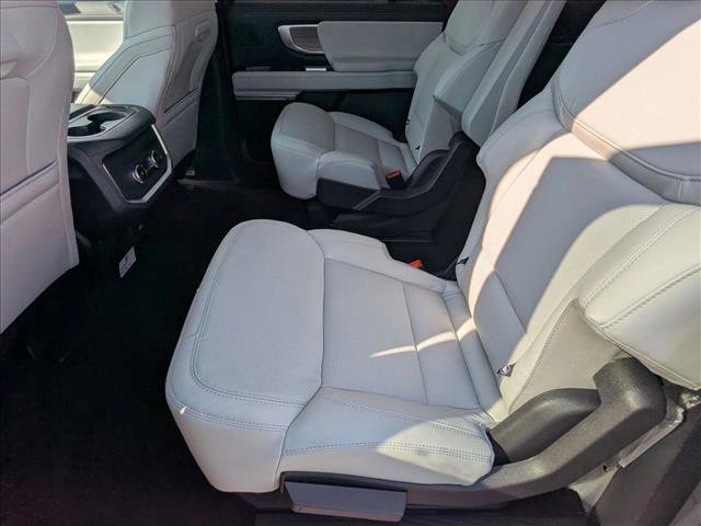 New 2025 Ford Expedition Max Platinum w/ Driver's Package image 15