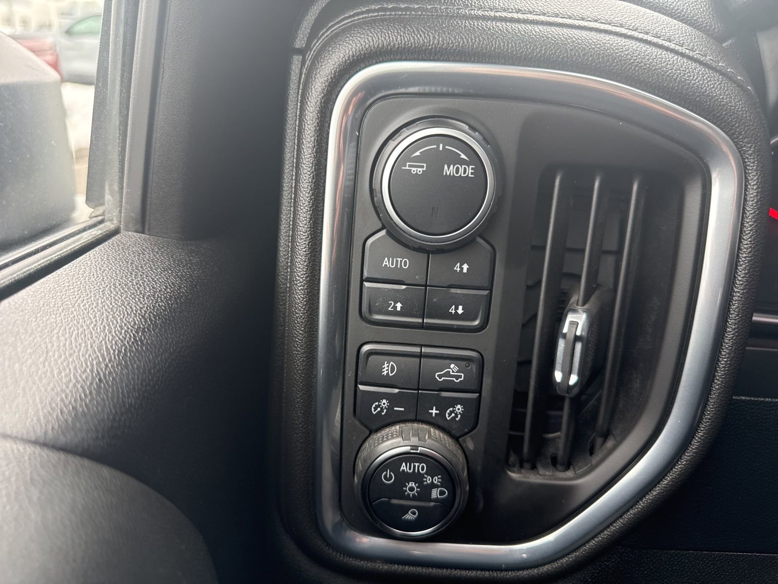 Used 2022 Chevrolet Silverado 3500 High Country w/ Safety Package II image 31