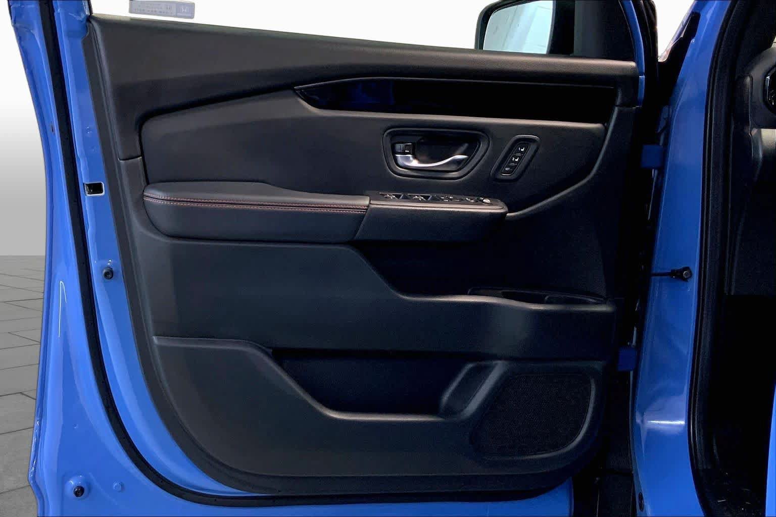 Used 2025 Honda Pilot TrailSport image 21