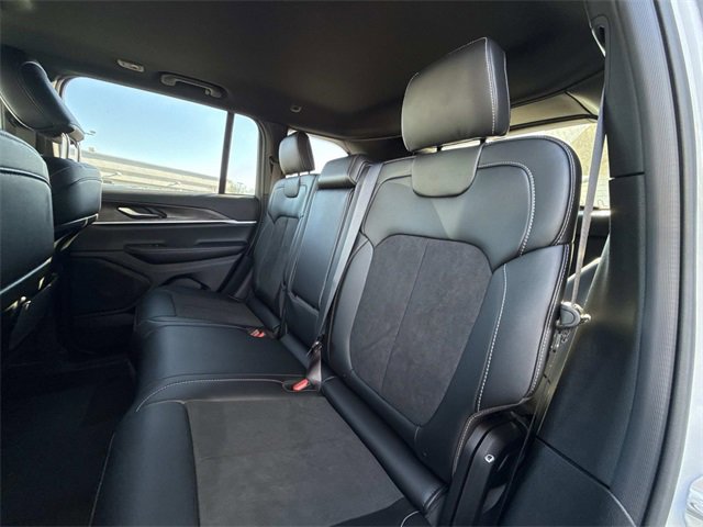 New 2026 Jeep Grand Cherokee Laredo image 15