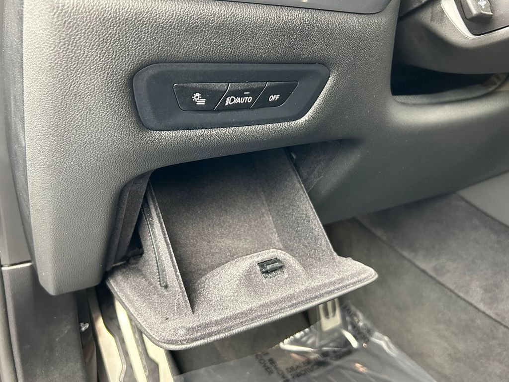 Used 2024 BMW X5 sDrive40i w/ M Sport Package image 14