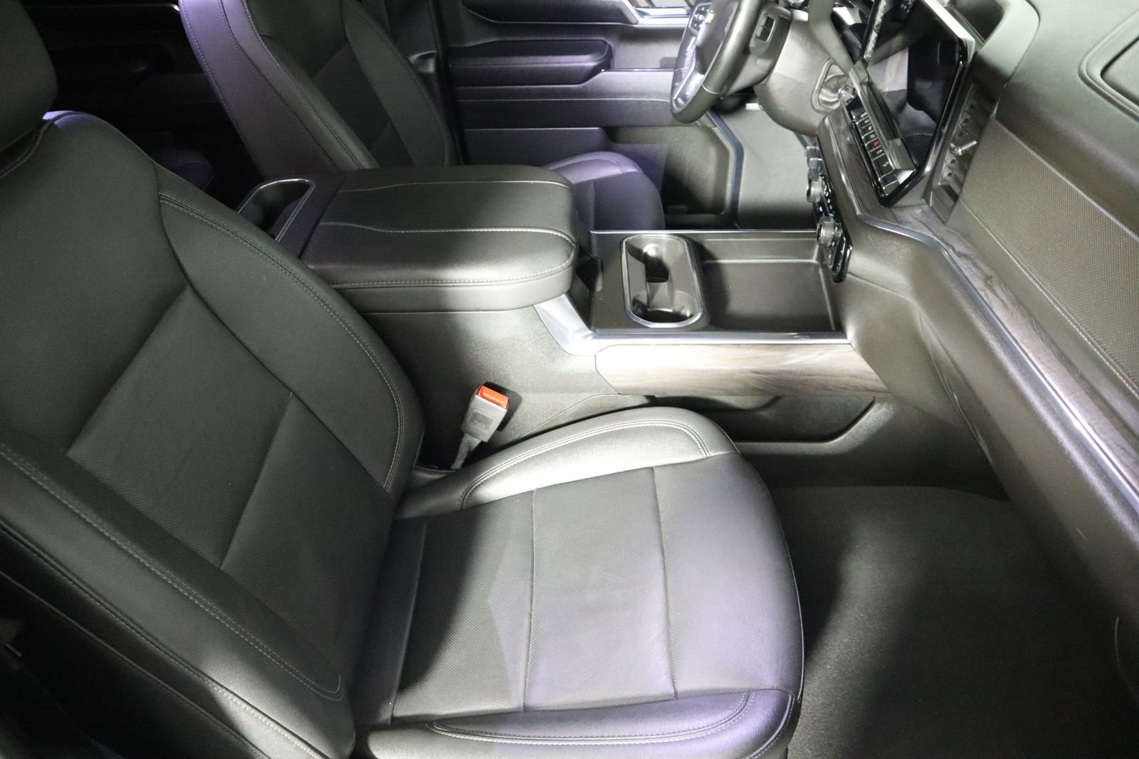 Used 2024 Chevrolet Silverado 2500 LTZ w/ LTZ Convenience Package image 59