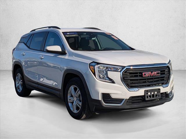 Used 2022 GMC Terrain SLE w/ Driver Convenience Package image 3