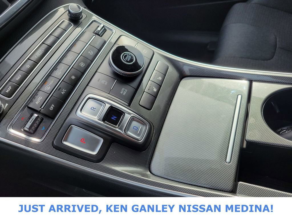 Used 2023 Hyundai Santa Fe SEL image 11