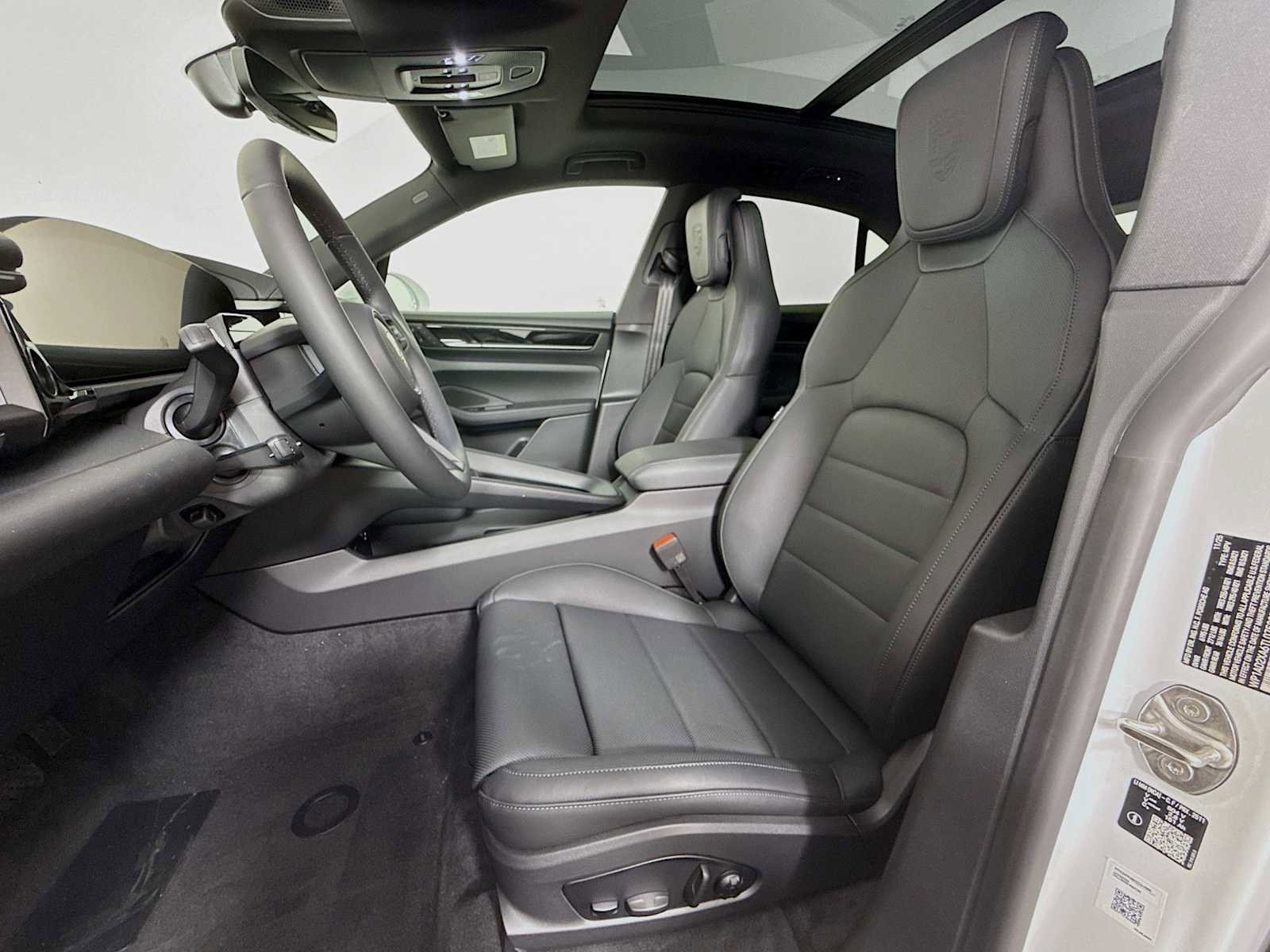 New 2026 Porsche Macan Electric image 5