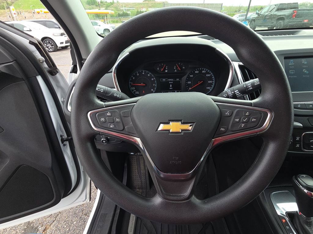 Used 2018 Chevrolet Equinox LT image 17