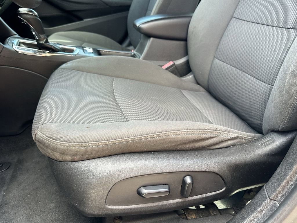 Used 2019 Chevrolet Cruze LT w/ Convenience Package image 22