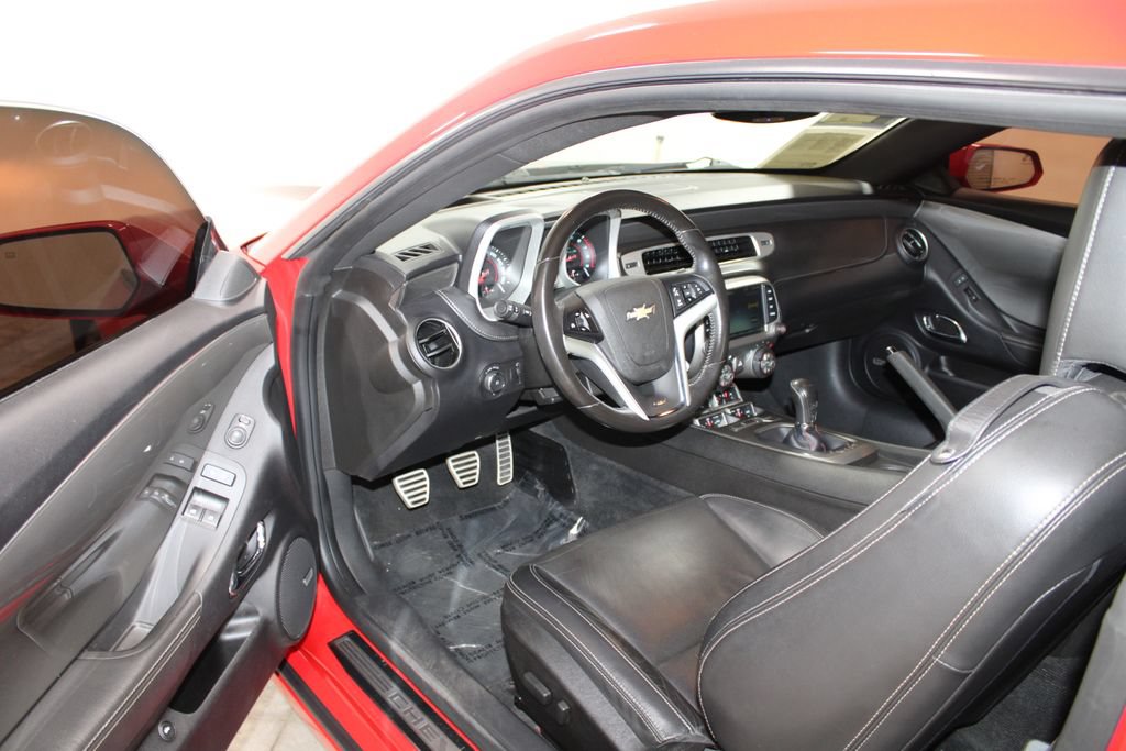 Used 2015 Chevrolet Camaro SS RWD image 21