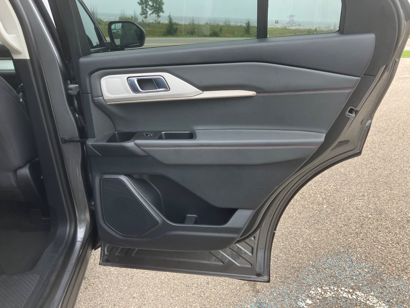Used 2026 Ford Explorer Active AWD/4WD image 27