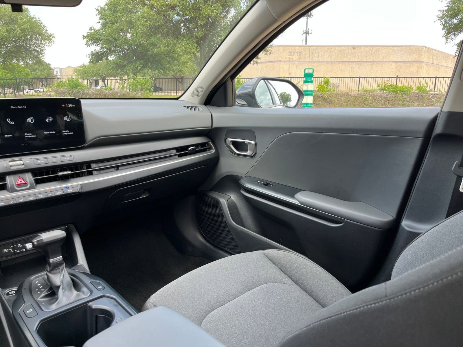 Used 2025 Kia K4 LXS image 38