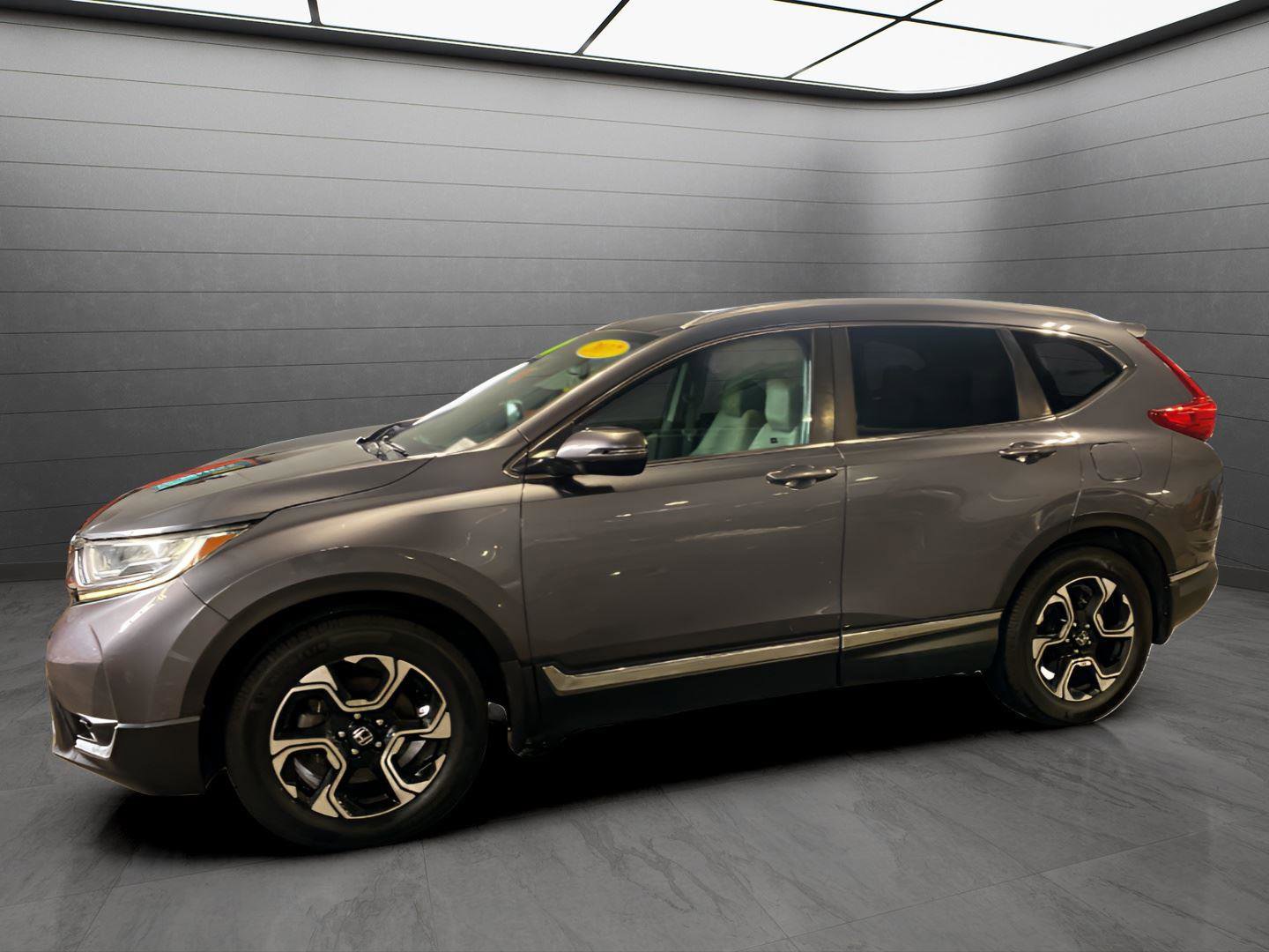 Used 2017 Honda CR-V Touring image 2