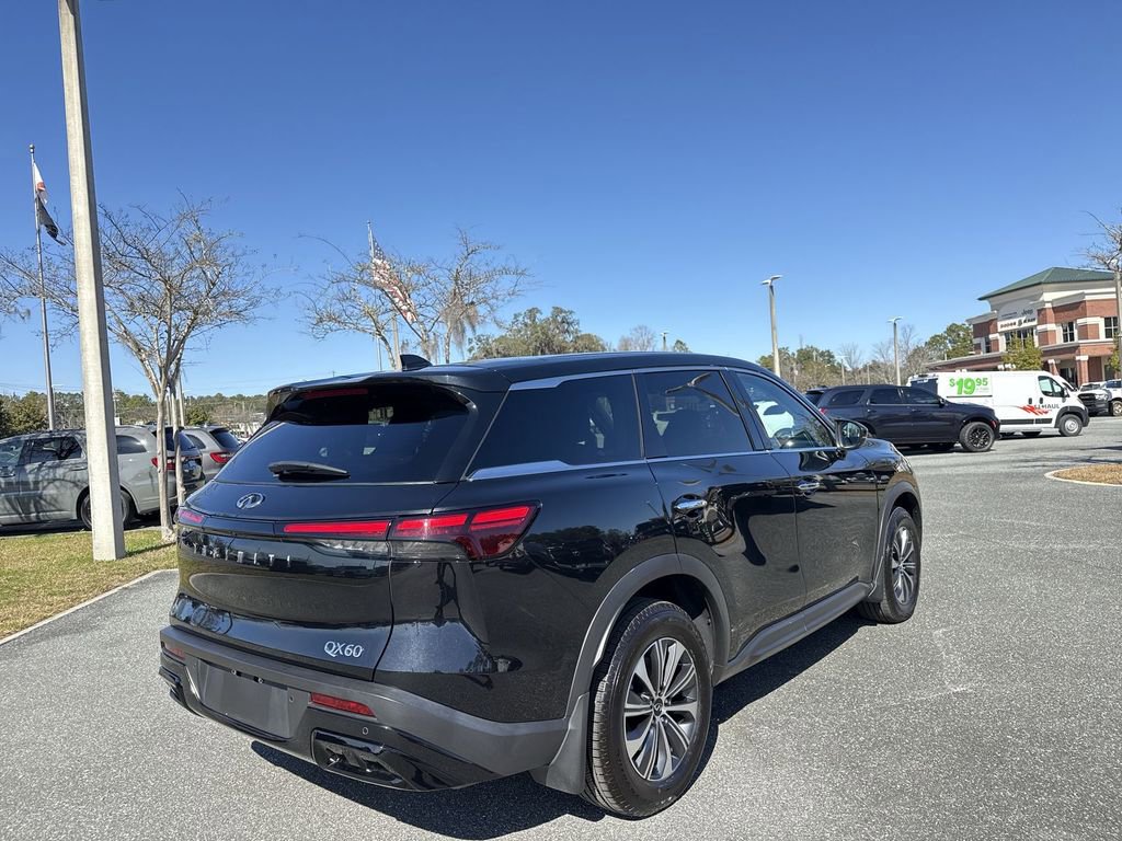 Used 2024 INFINITI QX60 Pure image 3