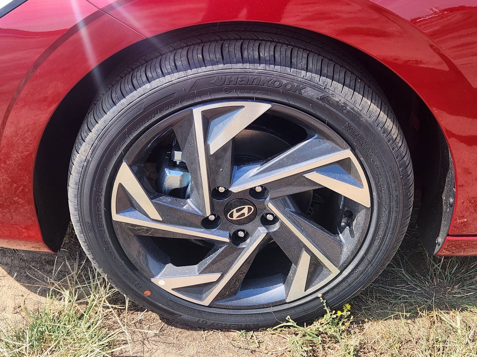 New 2025 Hyundai Elantra Limited image 10