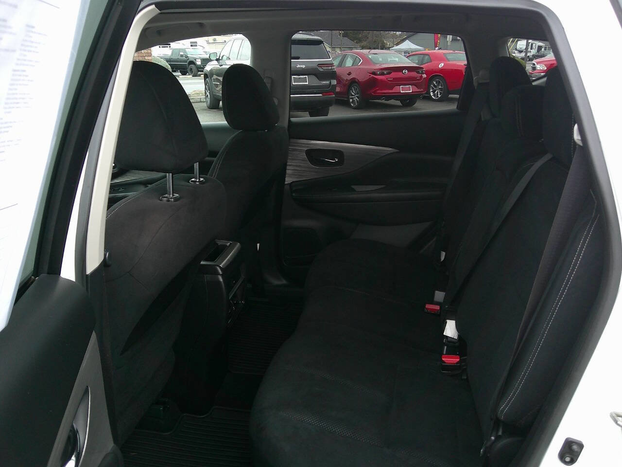 Used 2017 Nissan Murano SV image 16