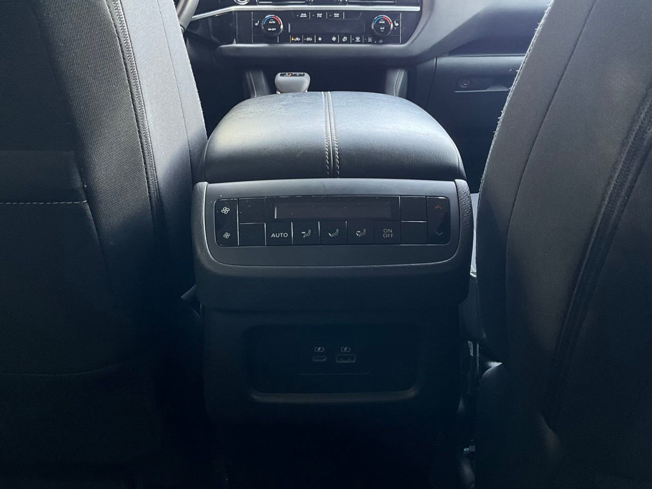 Used 2024 Nissan Pathfinder SV image 15