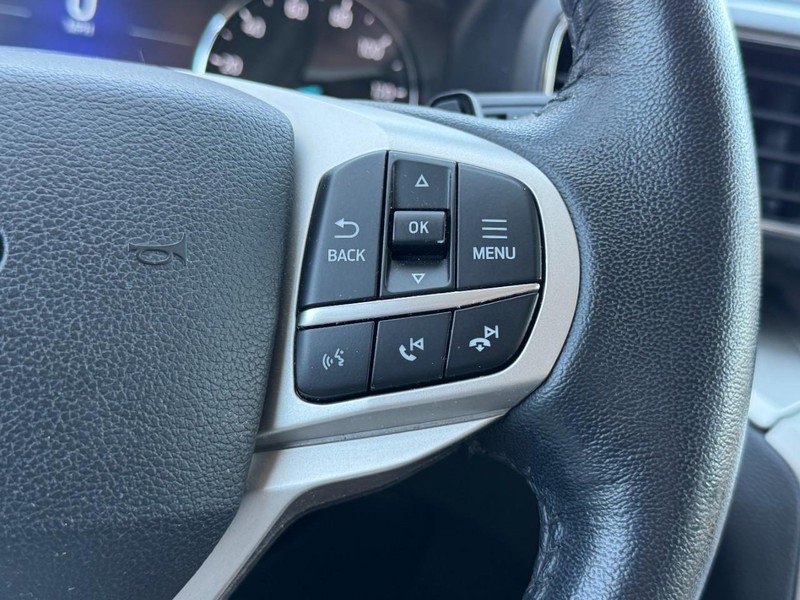 Used 2021 Ford Explorer XLT w/ Equipment Group 202A AWD/4WD image 17