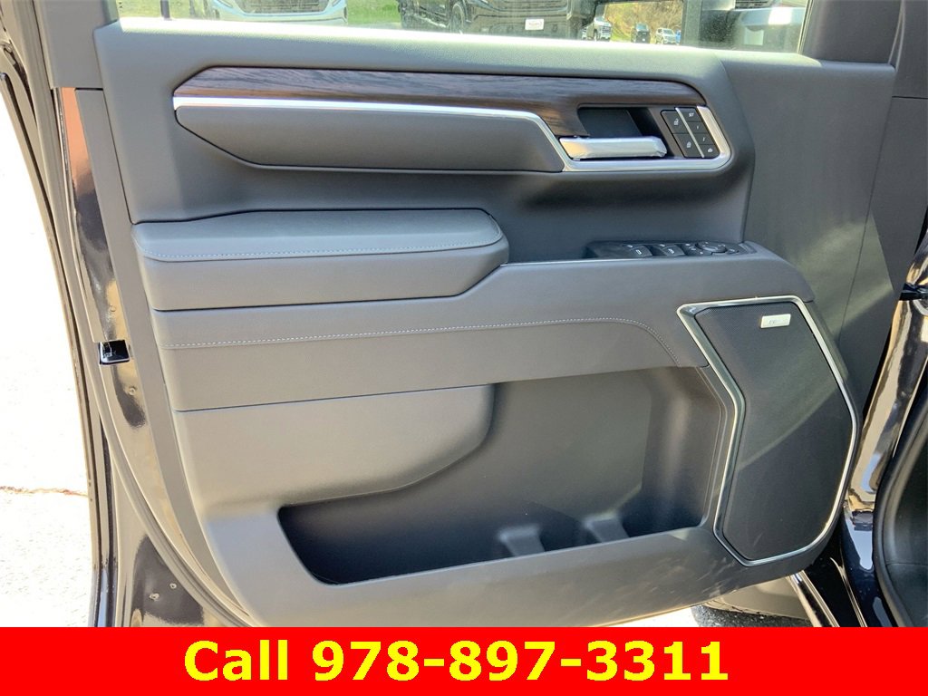New 2025 GMC Sierra 2500 SLT w/ SLT Premium Package image 23