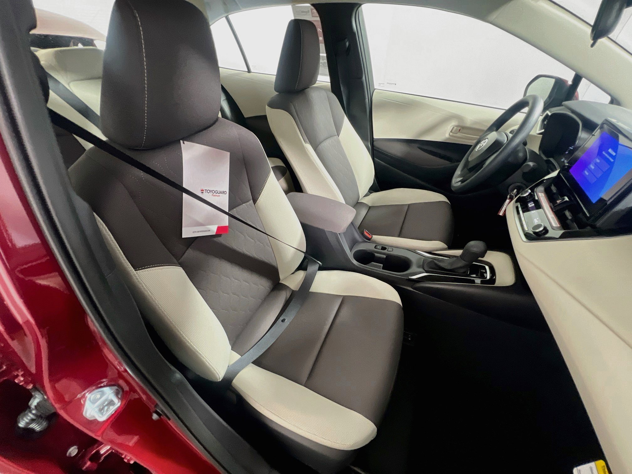 Used 2025 Toyota Corolla LE FWD image 29