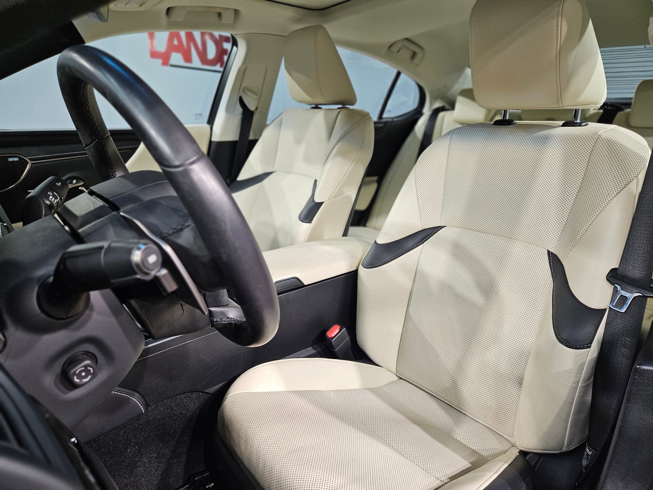 Used 2022 Lexus ES 300h w/ Premium Package image 22