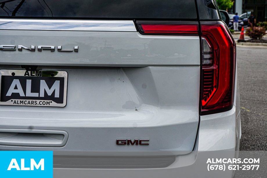 Used 2025 GMC Yukon Denali AWD/4WD image 13