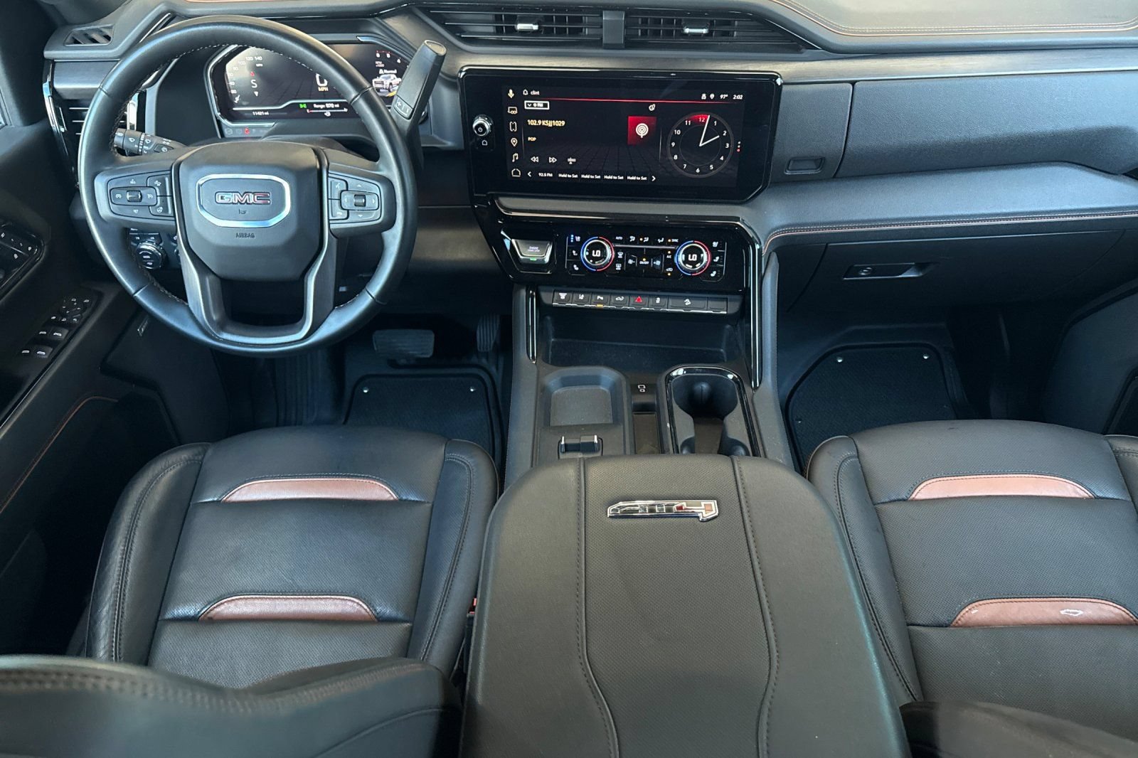 Used 2025 GMC Sierra 2500 AT4 w/ AT4 Premium Plus Package AWD/4WD image 14