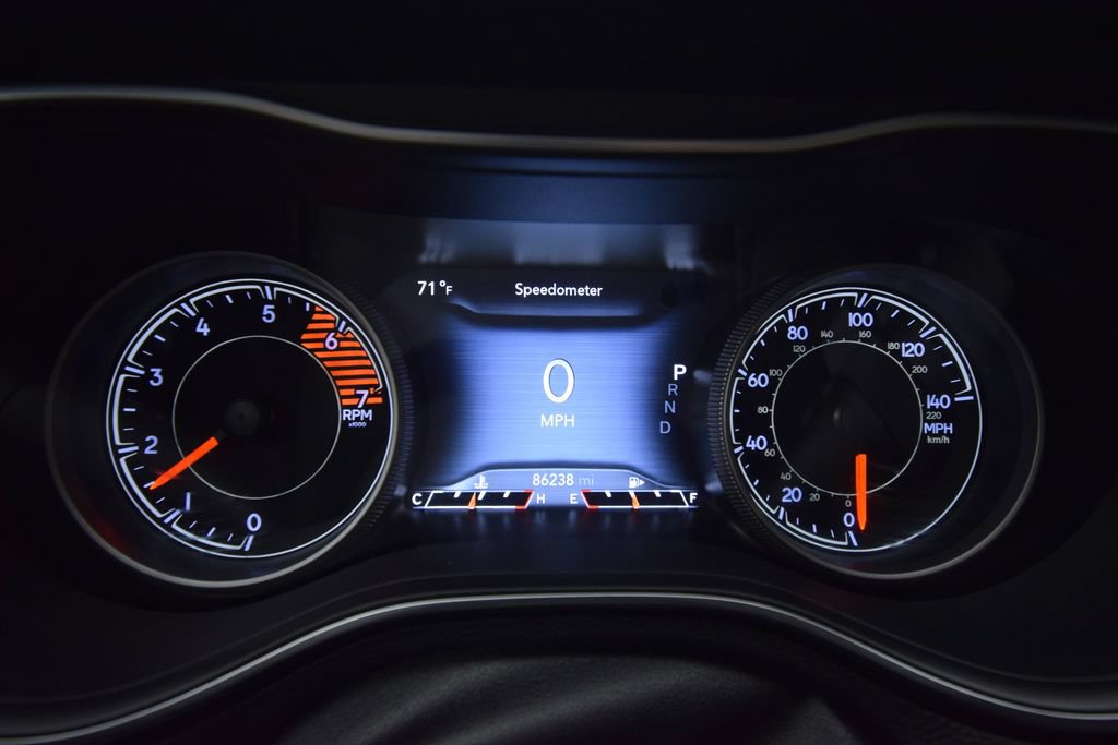 Used 2019 Jeep Cherokee Limited AWD/4WD image 18