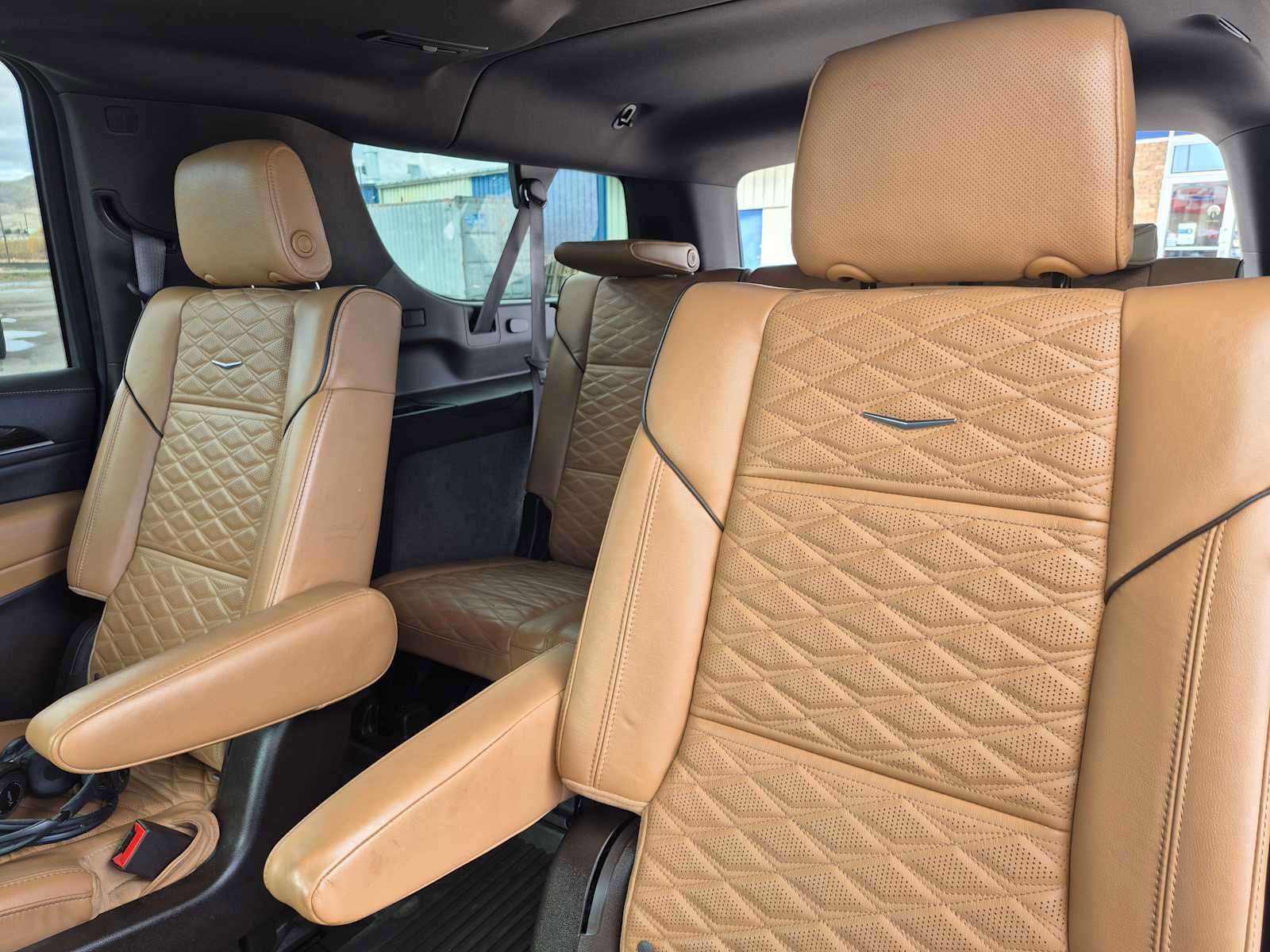 Used 2021 Cadillac Escalade ESV Premium Luxury w/ Driver Assist Tech Package image 7