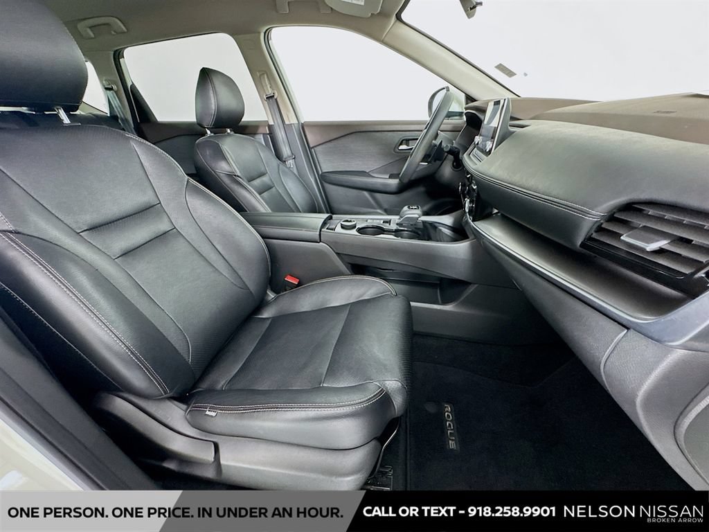 Used 2021 Nissan Rogue SV AWD/4WD image 26