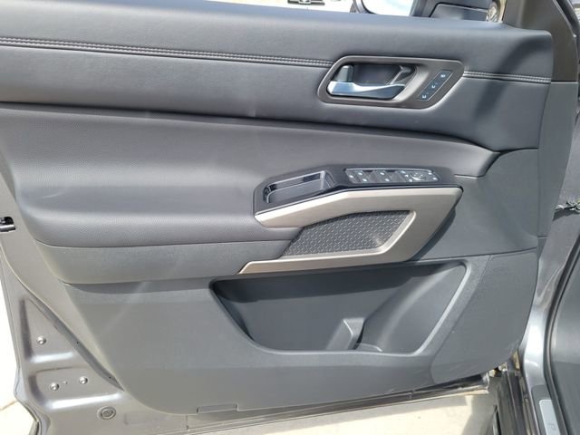 Used 2024 Nissan Pathfinder Platinum w/ Cargo Package AWD/4WD image 7