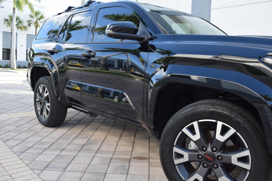 Used 2025 Toyota 4Runner TRD Sport Premium AWD/4WD image 17