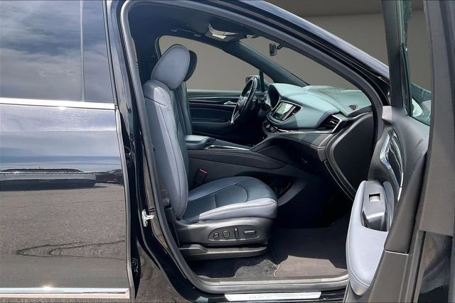 Used 2024 Buick Enclave Premium AWD/4WD image 7