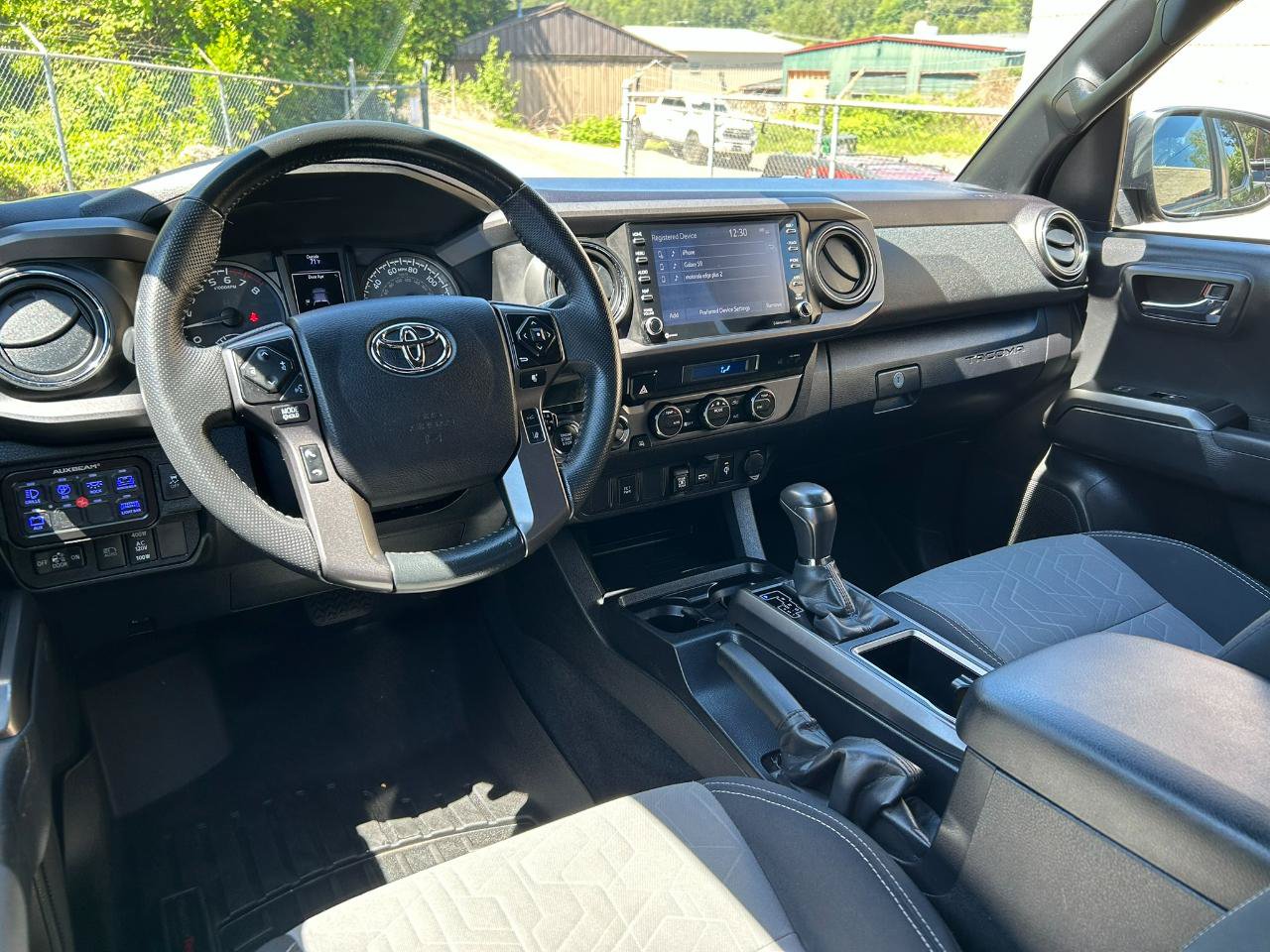 Used 2022 Toyota Tacoma TRD Off-Road AWD/4WD image 14