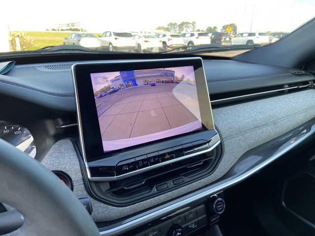 Used 2024 Jeep Compass Latitude image 35