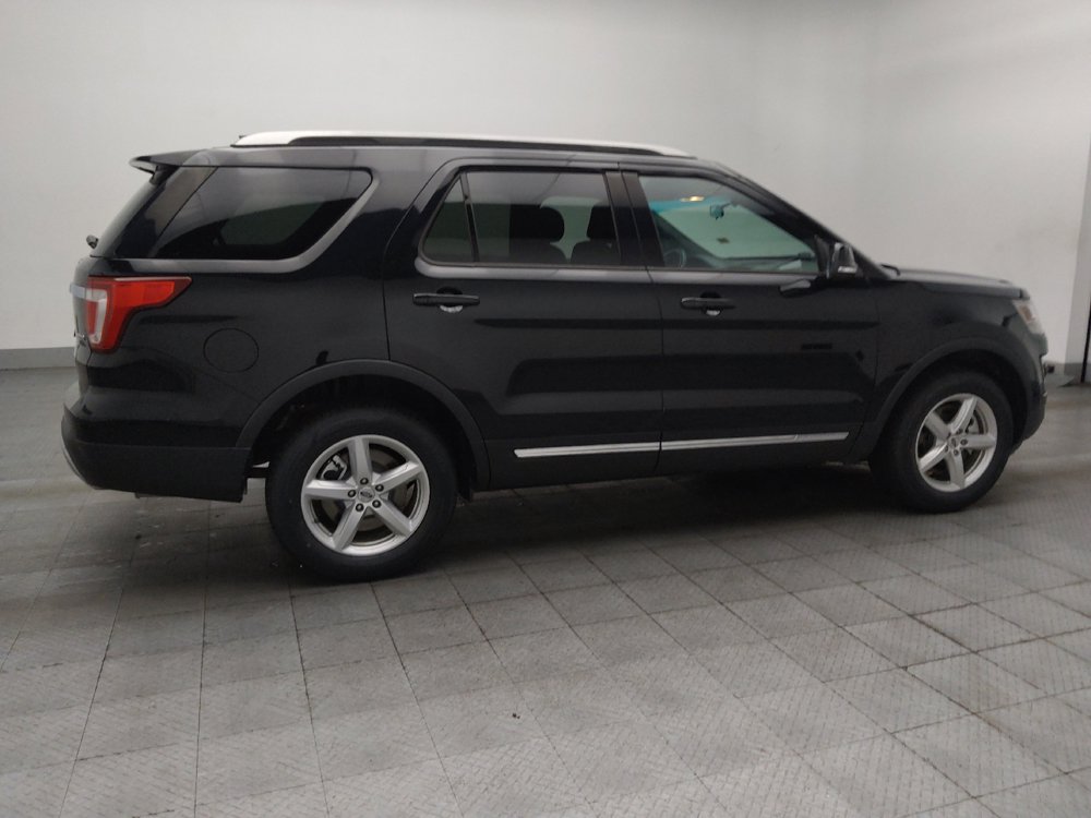 Used 2017 Ford Explorer XLT AWD/4WD image 10